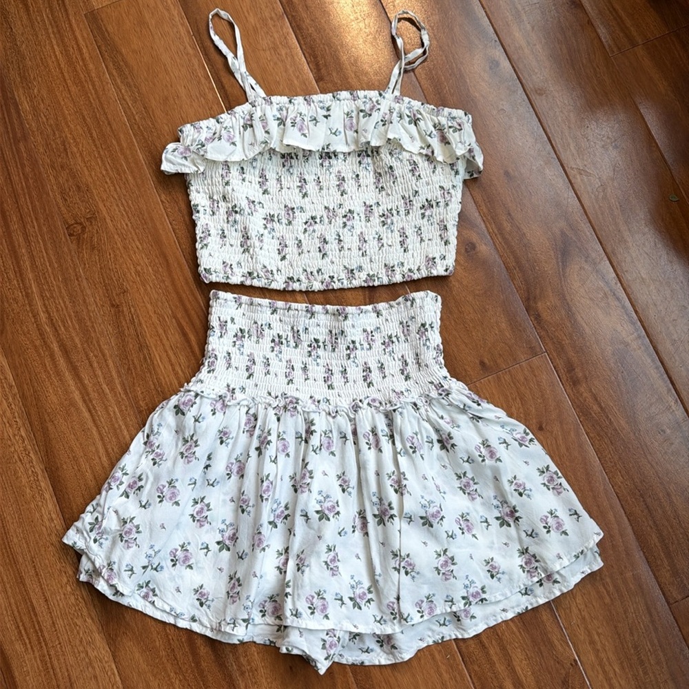 Hollister Floral Smocked White Skirt+Crop tank top